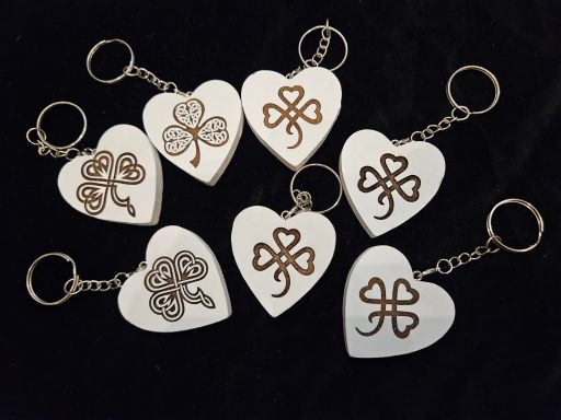 Holzanhänger Herzform